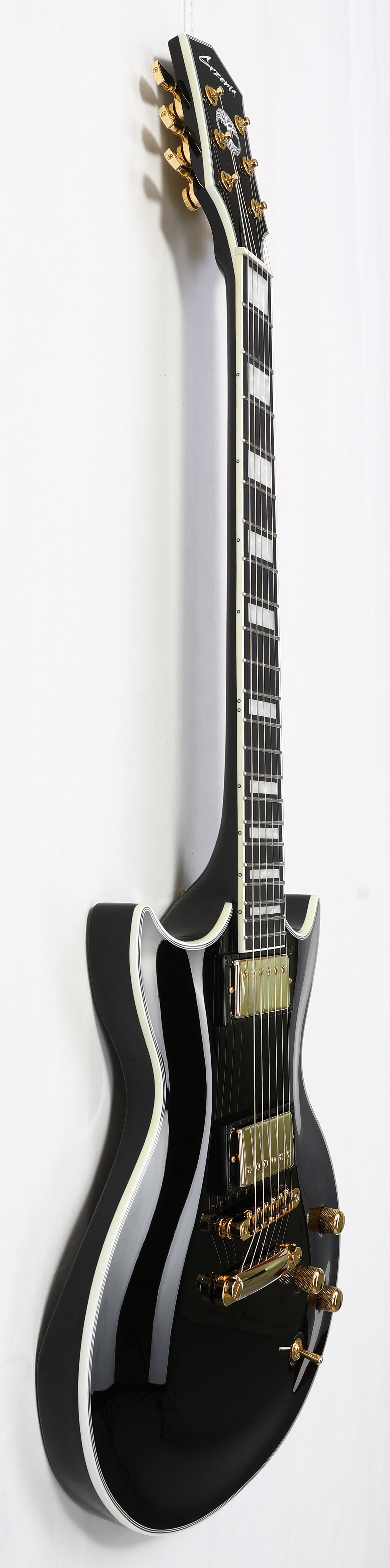 Roots Series Baroness - Gold Black Beauty